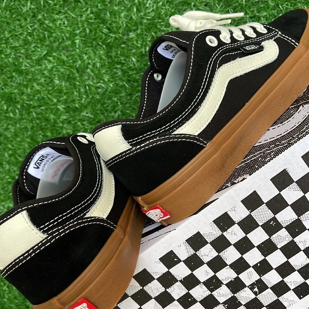 Vans Men’s Chukka Low Sid Black/Gum VN0A5KQZB9M Skate Sneakers